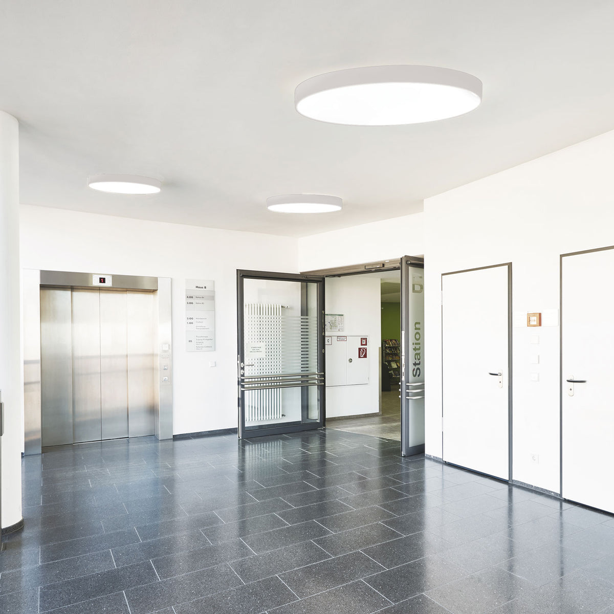 LED ceiling light UGR<19 2H, white, 40W|50W, IP42, DN600, ColorSwitch 2700|3000|4000K, dimmable