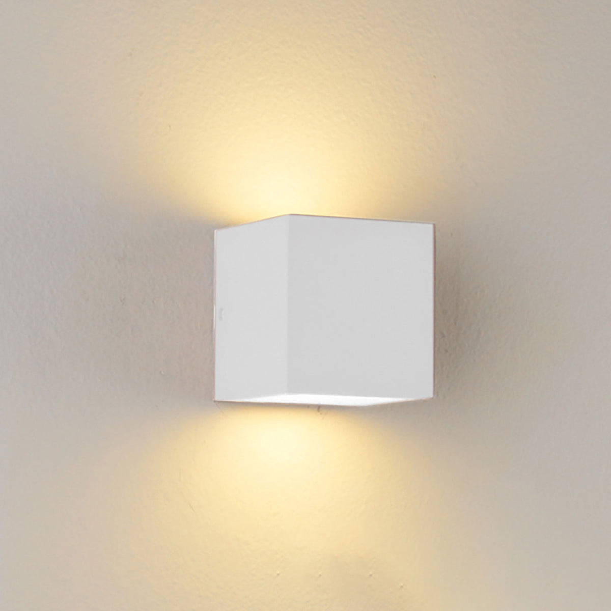 Wall light Up&amp;Down 2xGX53, IP44, white, bulbs not included