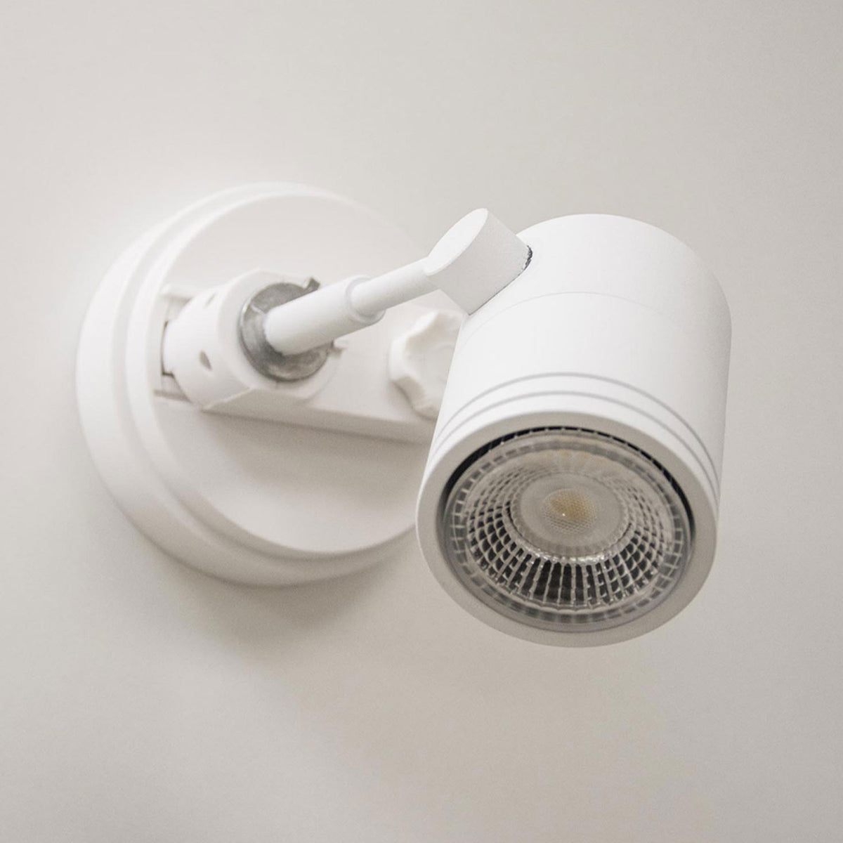 Monotrack surface-mount adapter for track spotlights, white, 1-phase