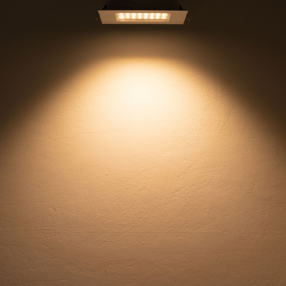LED Downlight Prism blendungsreduziert 25W, IP54, warmweiß, dimmbar